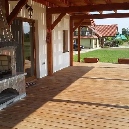팜스테이 Dom Nad Krzywym - Prywatna Plaza, 2 Boiska, Sauna, Plac Zabaw Krzywe (Elk)